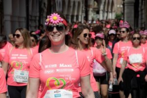 Treviso in Rosa 23b_Ragazza con fiore