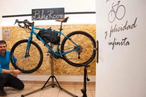 bike room all'happy corner